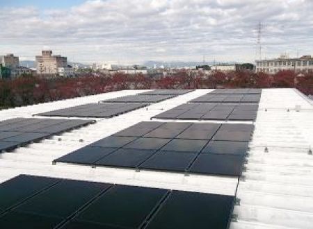 太陽光発電設置例と発電状況のモニタ画像