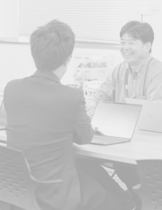 アクアスのスタッフが打合せをしている様子
